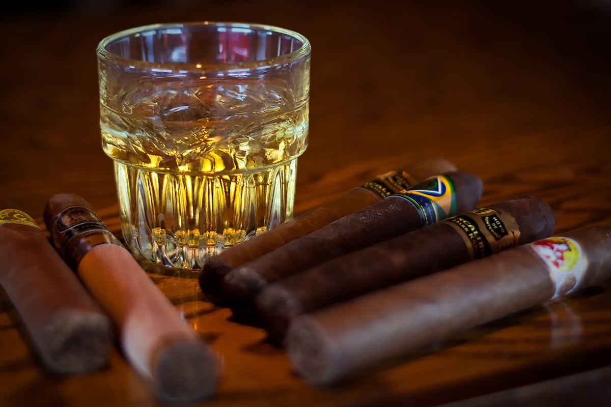 Cigar Whiskey Pairings: Whiskey and cigars